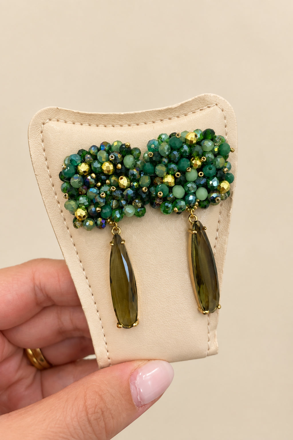 Parure verte Dea : boucles d'oreilles et bracelet