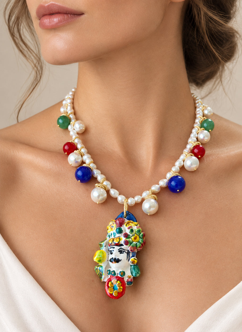 Collier de perles de rivière et Tête de Maure