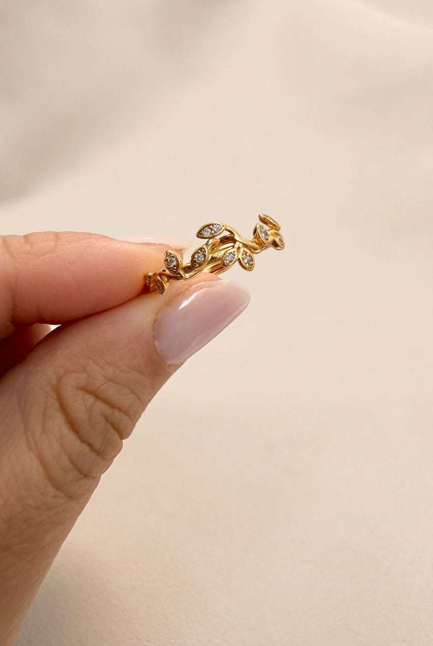 Anello intreccio di foglie
