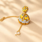 Pendentif en céramique de Caltagirone : Ortigia en jaune – « I Fimmini »