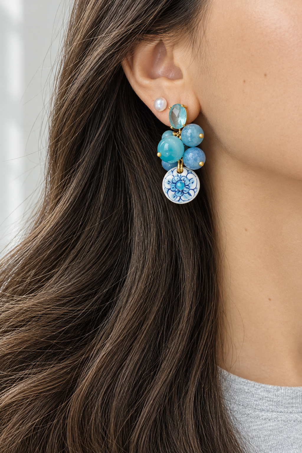 Boucles d'oreilles pendantes en céramique et pierres