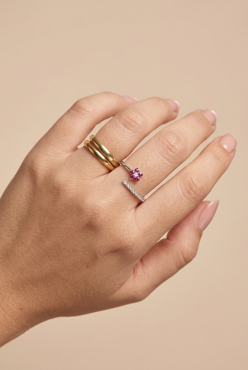 Anello fiore con zirconi bianchi e fucsia