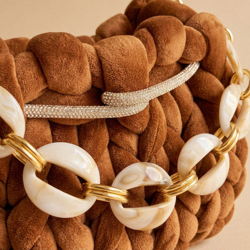 Borsa Caramel intrecciata a mano